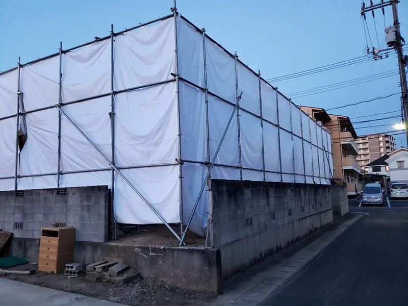解体養生仮設足場 施工写真1