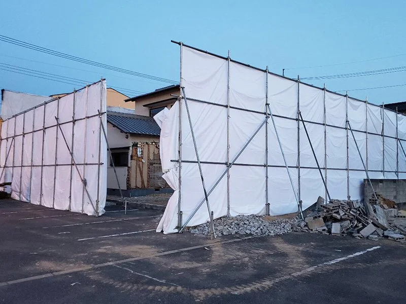 解体養生仮設足場 施工写真2