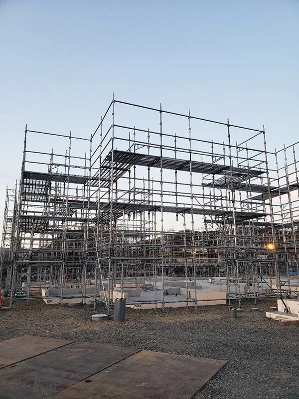 新設先行足場 施工写真1